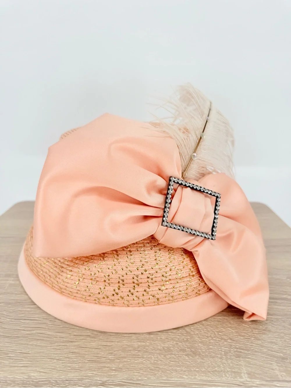 Whittall & Shon Vintage Peach Brimmed Hat Fascinator Derby Wedding Church Races